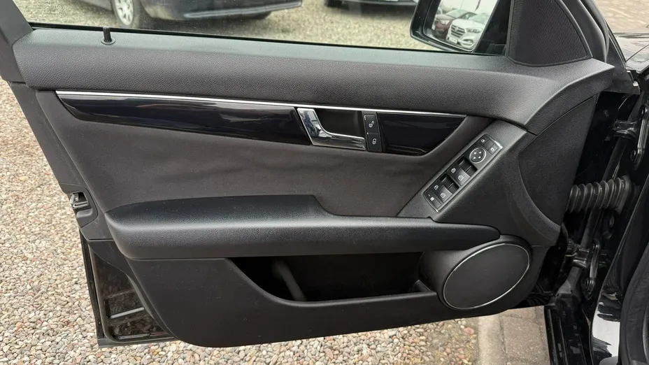 MERCEDES-BENZ C Klasa -
