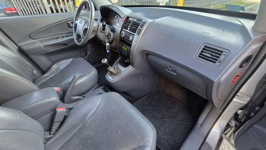 HYUNDAI Tucson -