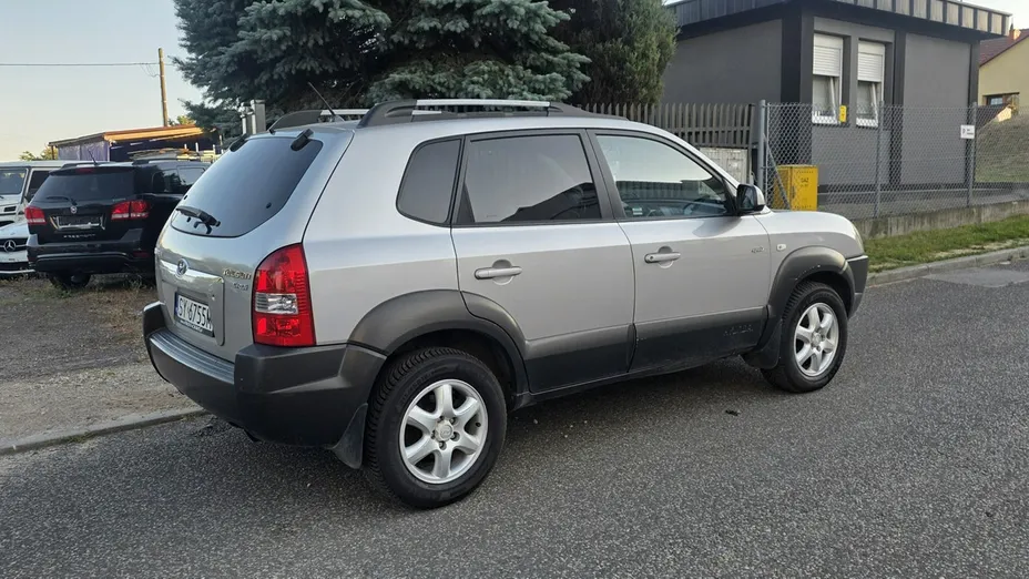 HYUNDAI Tucson -