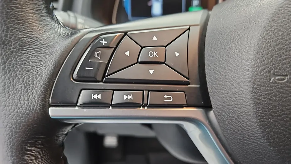 NISSAN Leaf -