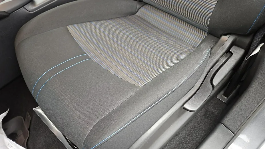 NISSAN Leaf -
