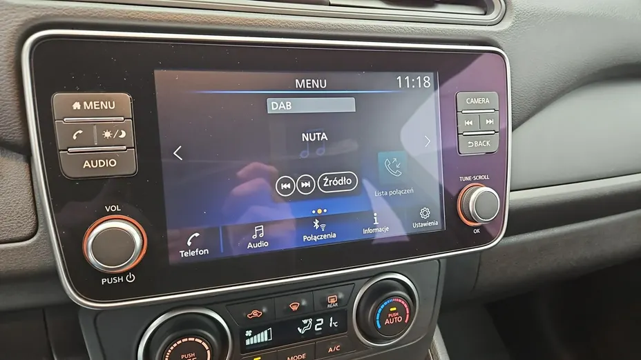 NISSAN Leaf -
