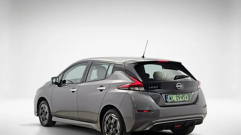NISSAN Leaf -