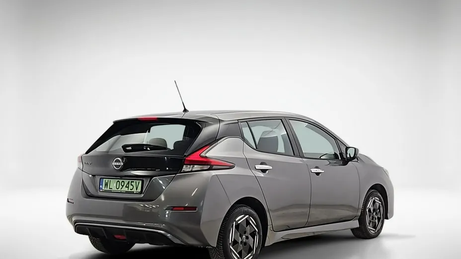NISSAN Leaf -
