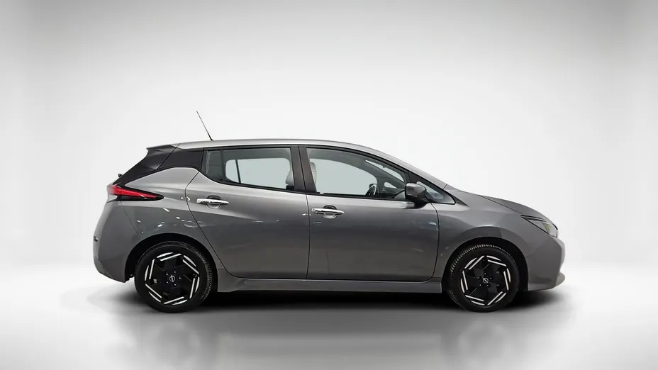 NISSAN Leaf -
