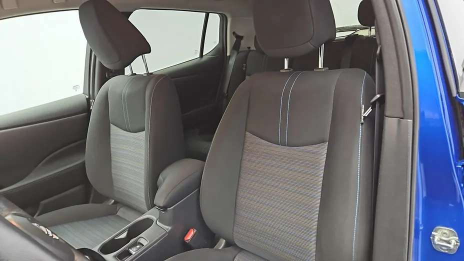NISSAN Leaf -