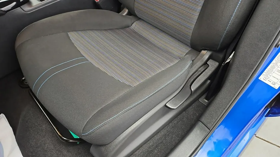NISSAN Leaf -