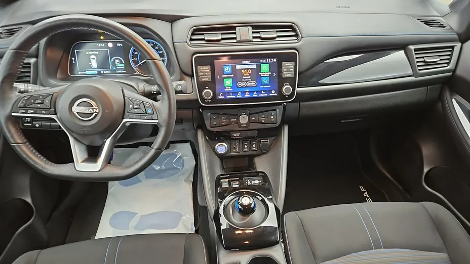 NISSAN Leaf -