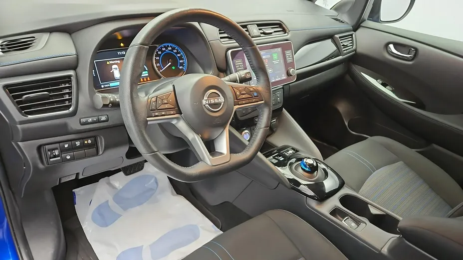 NISSAN Leaf -
