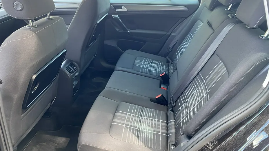 VOLKSWAGEN Golf Sportsvan -
