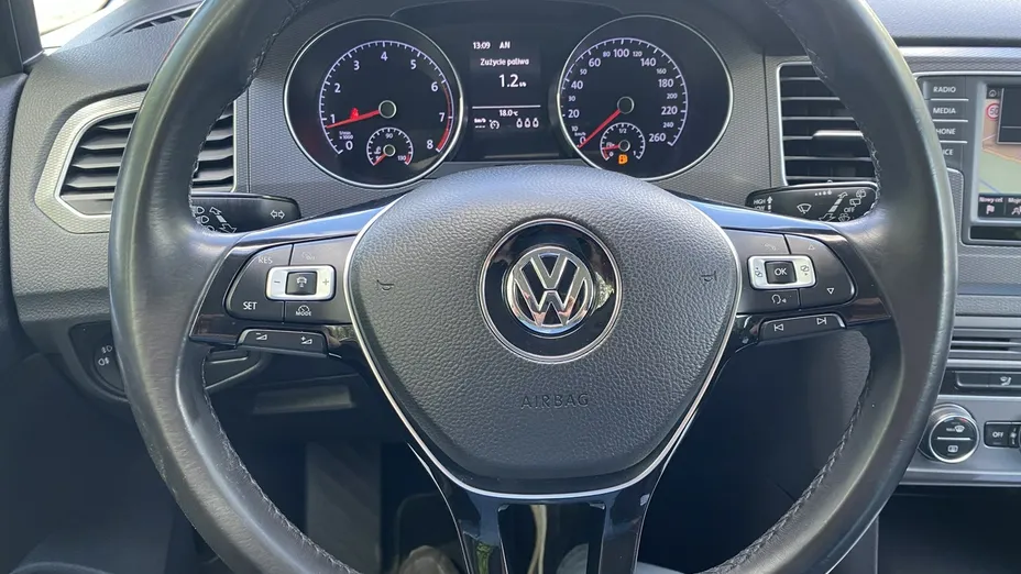 VOLKSWAGEN Golf Sportsvan -