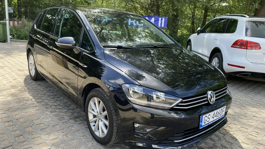 VOLKSWAGEN Golf Sportsvan -
