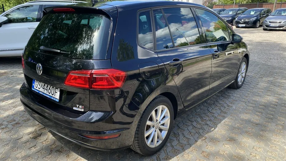 VOLKSWAGEN Golf Sportsvan -