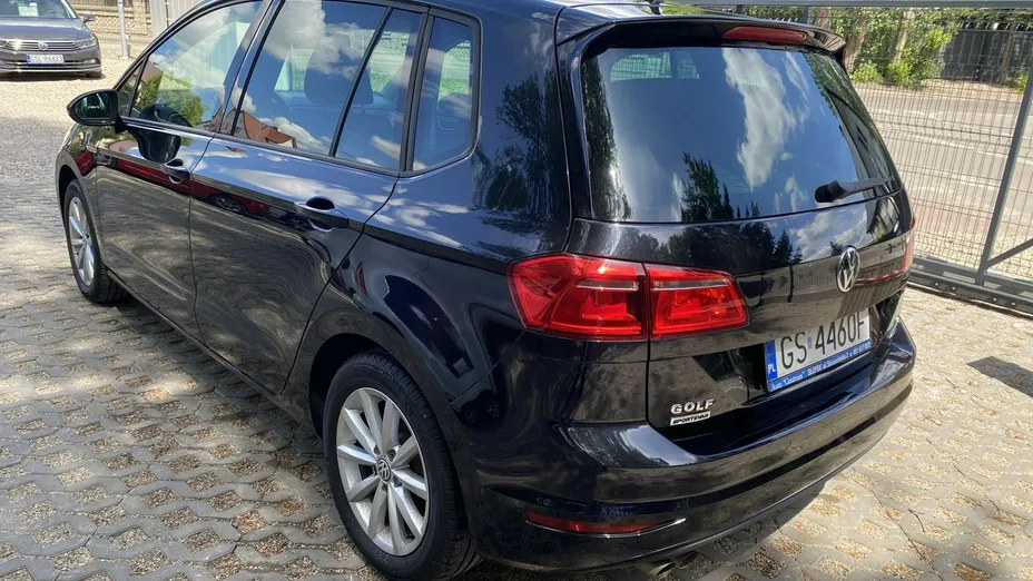 VOLKSWAGEN Golf Sportsvan -