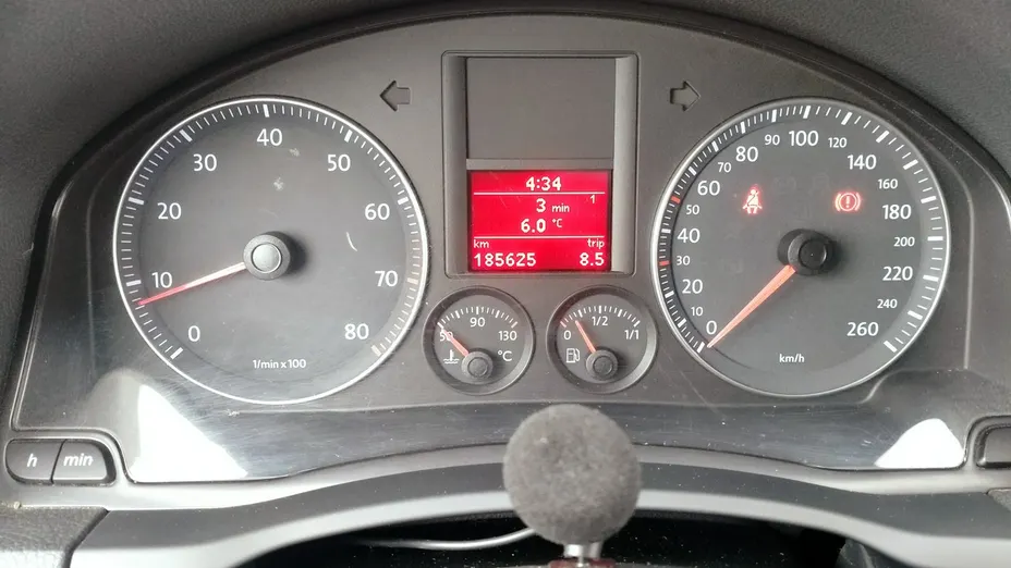 VOLKSWAGEN Golf -