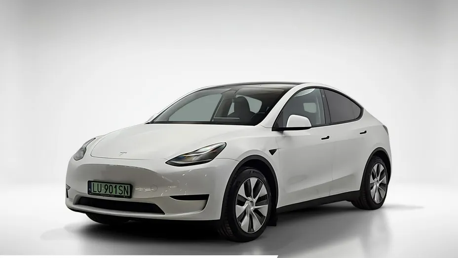 TESLA Model Y -