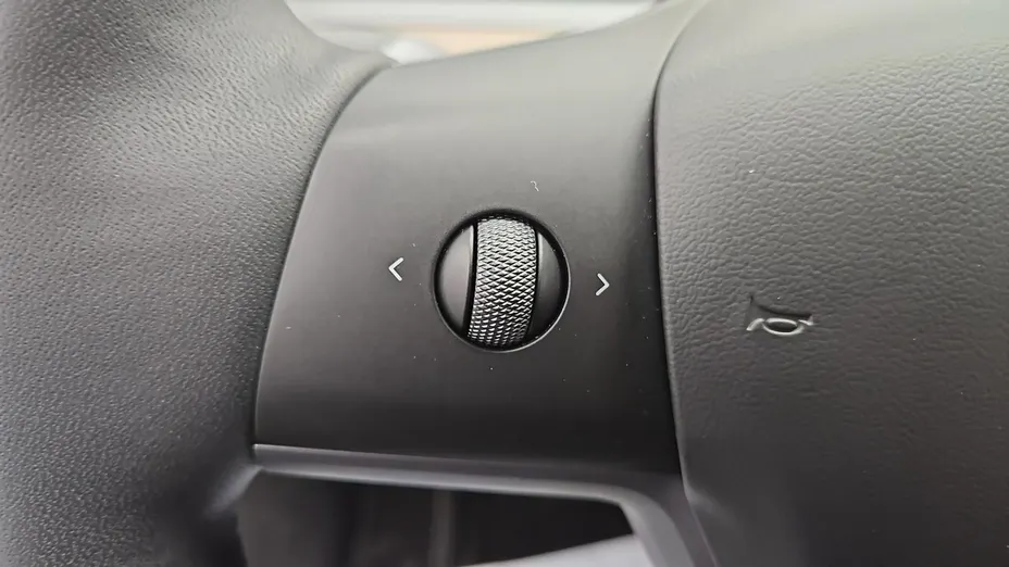 TESLA Model Y -