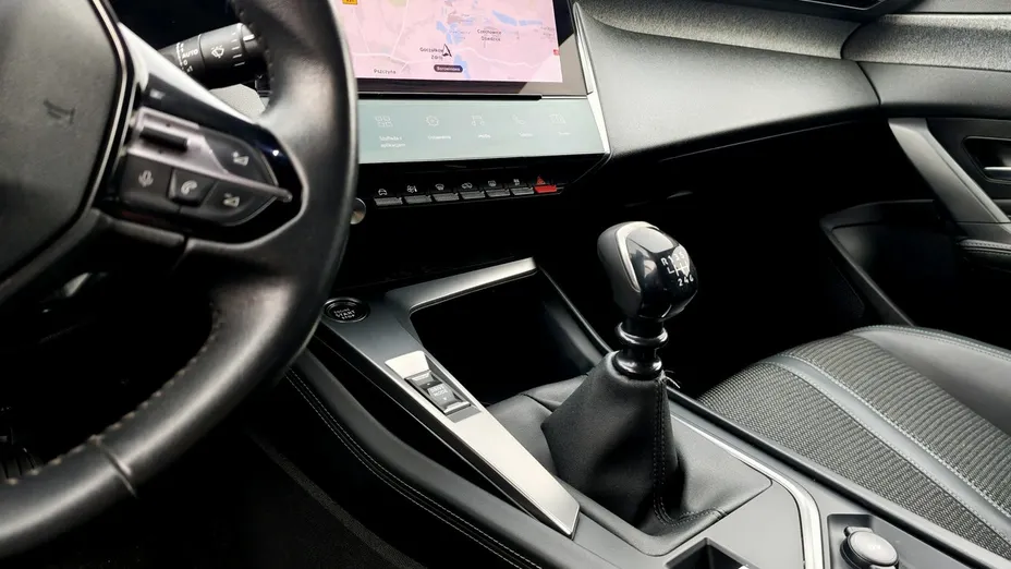 PEUGEOT 308 -