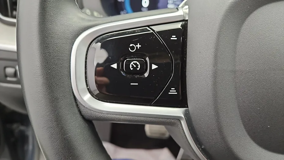 VOLVO XC60 -