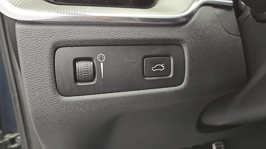 VOLVO XC60 -