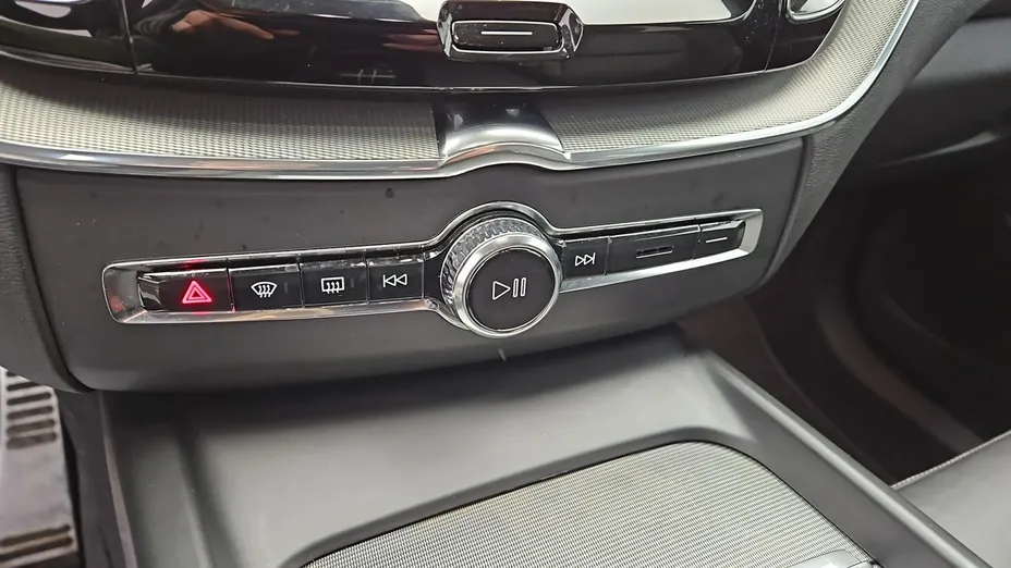 VOLVO XC60 -