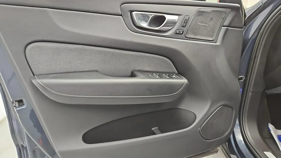 VOLVO XC60 -