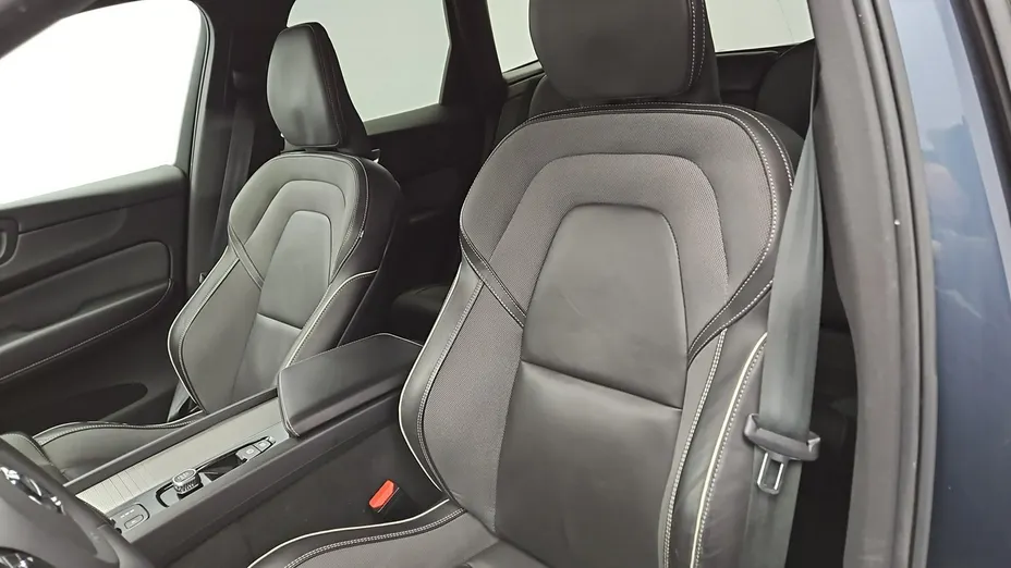 VOLVO XC60 -