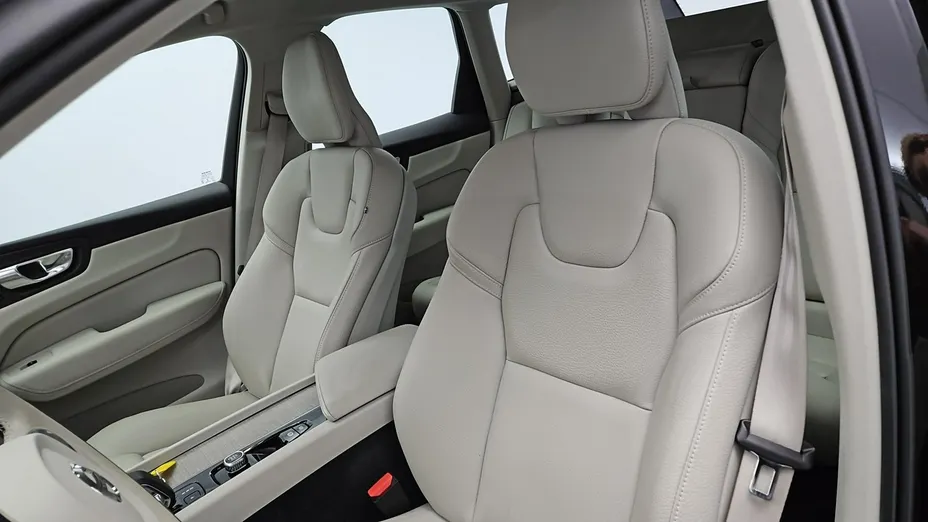VOLVO XC60 -