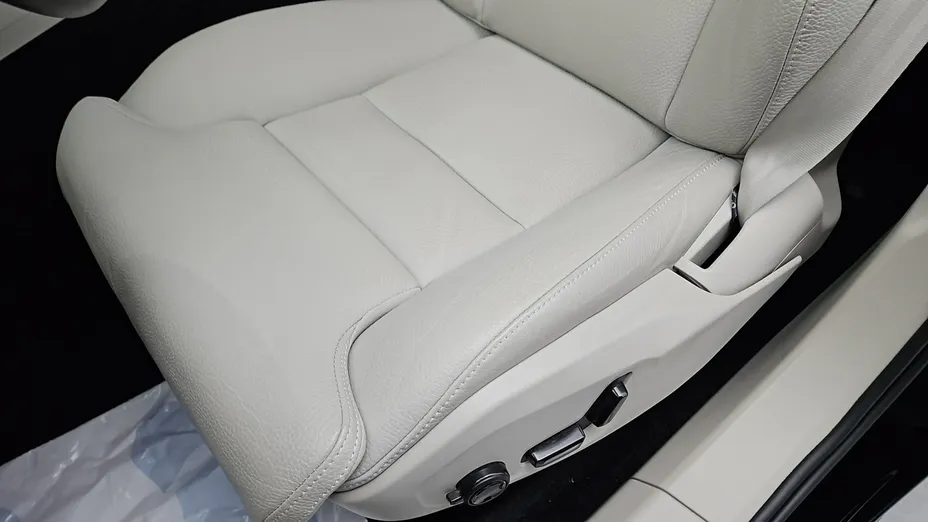 VOLVO XC60 -