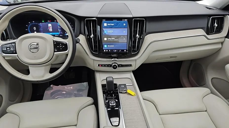 VOLVO XC60 -