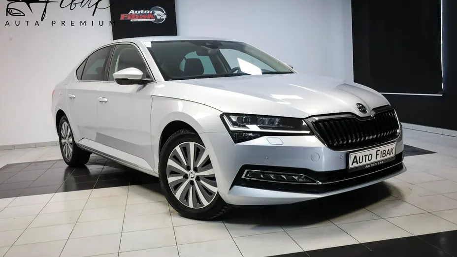 SKODA Superb -
