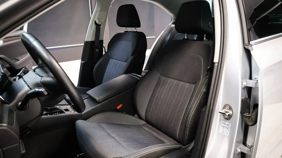 SKODA Superb -