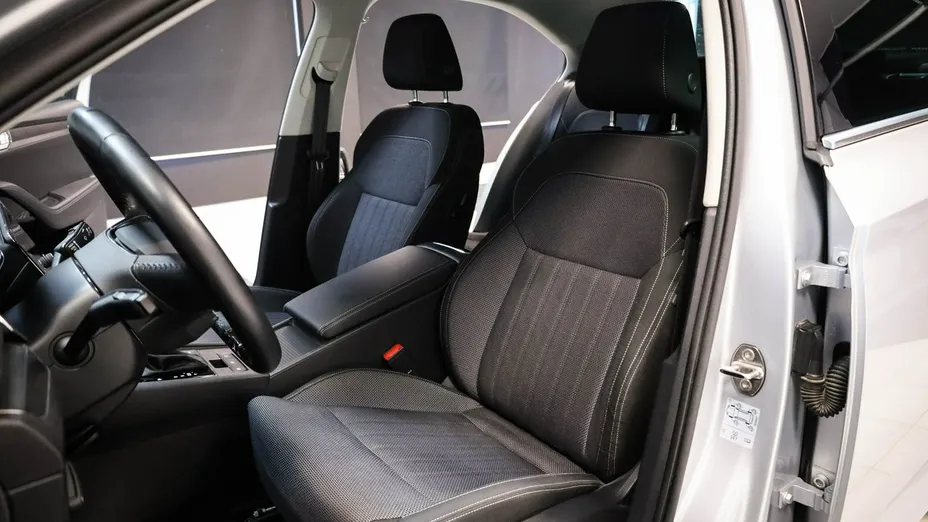 SKODA Superb -