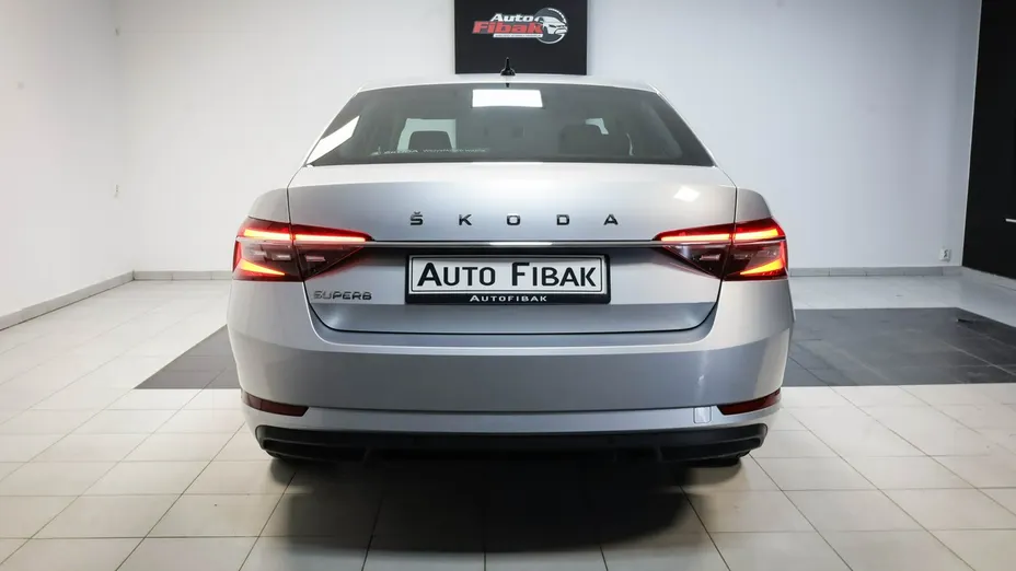 SKODA Superb -