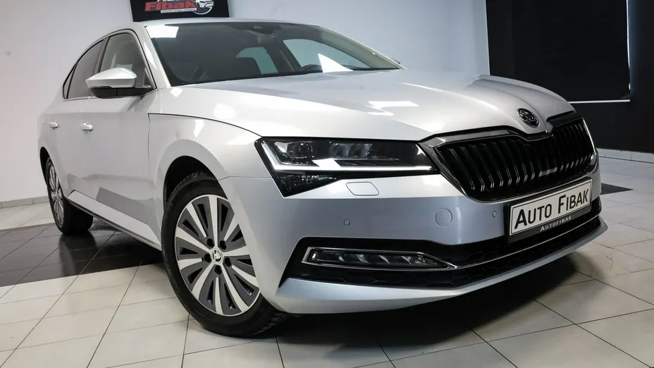 SKODA Superb -