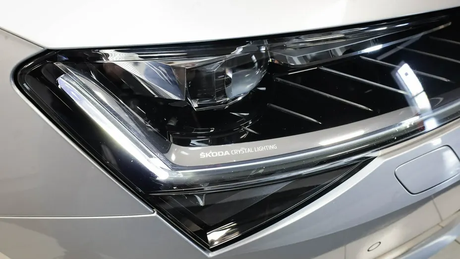 SKODA Superb -