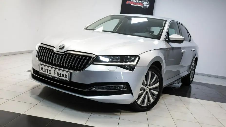 SKODA Superb -
