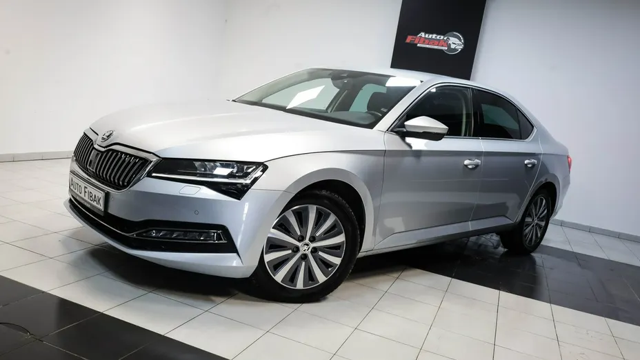 SKODA Superb -