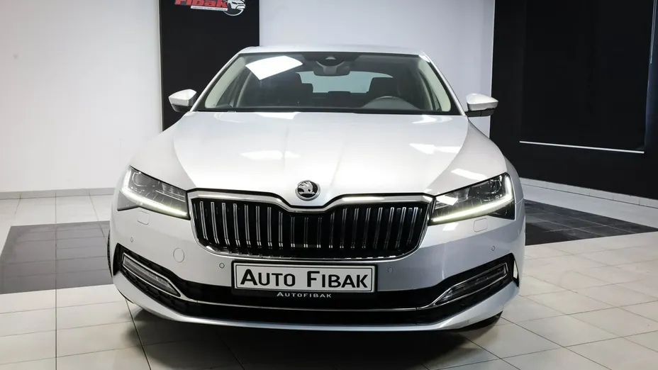 SKODA Superb -