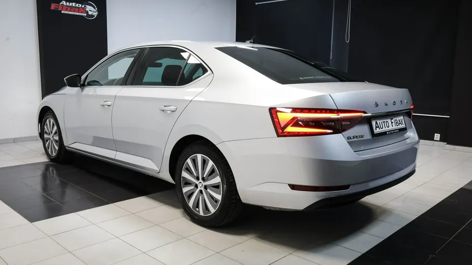 SKODA Superb -