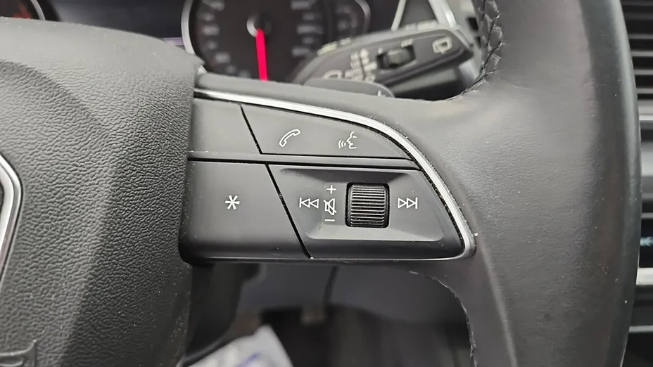 AUDI Q5 -