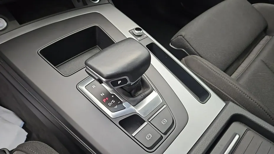 AUDI Q5 -