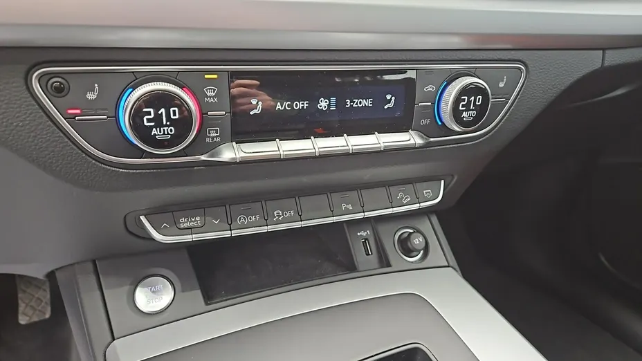 AUDI Q5 -