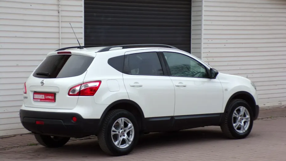 NISSAN Qashqai -