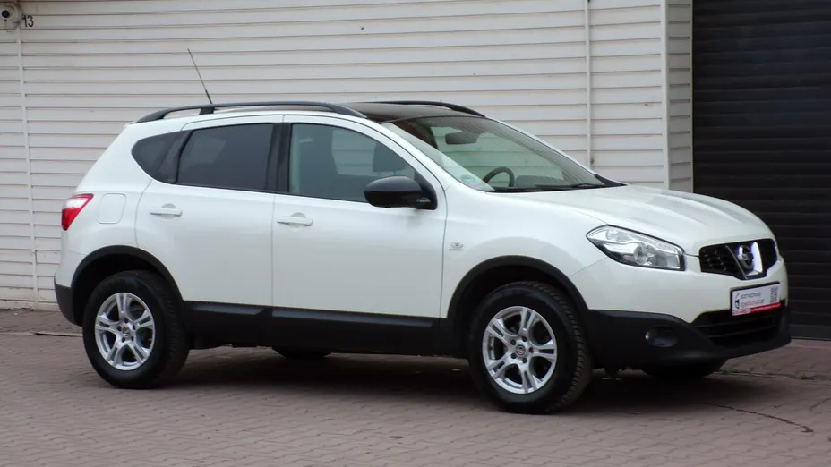 NISSAN Qashqai -
