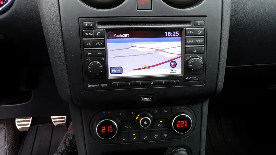 NISSAN Qashqai -