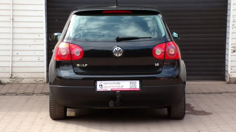 VOLKSWAGEN Golf -