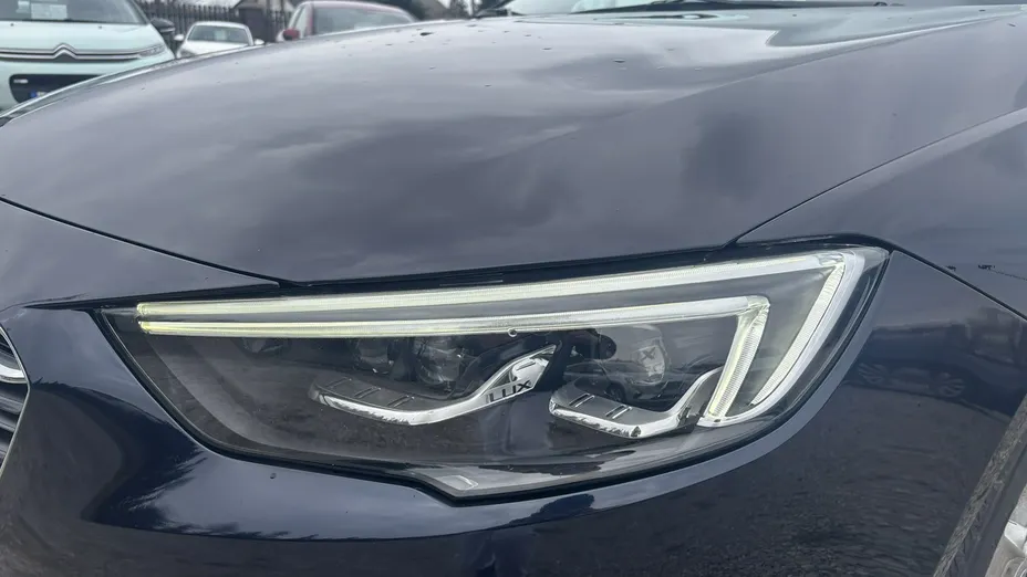 OPEL Insignia -