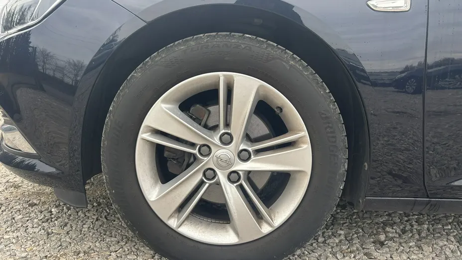 OPEL Insignia -
