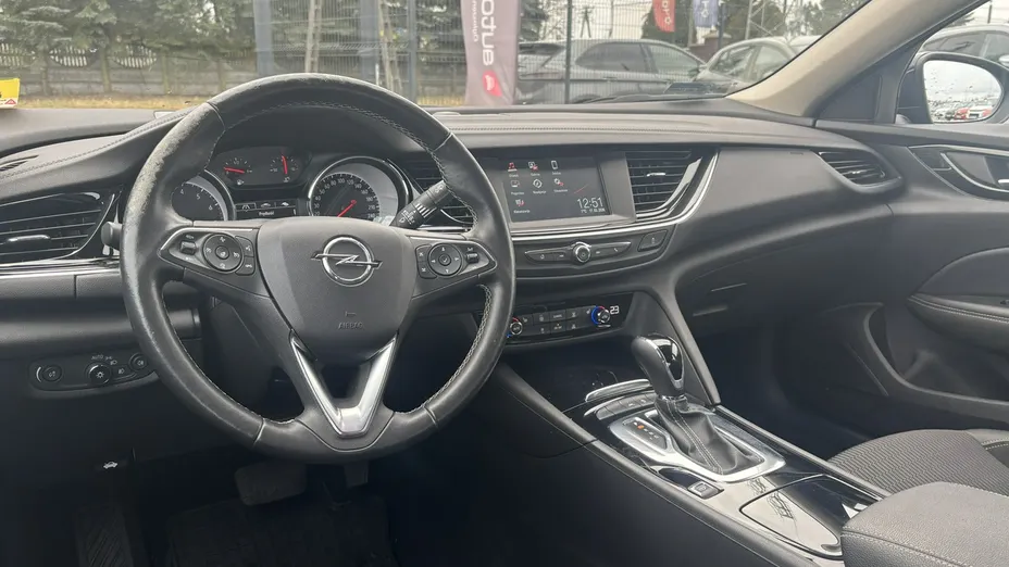 OPEL Insignia -